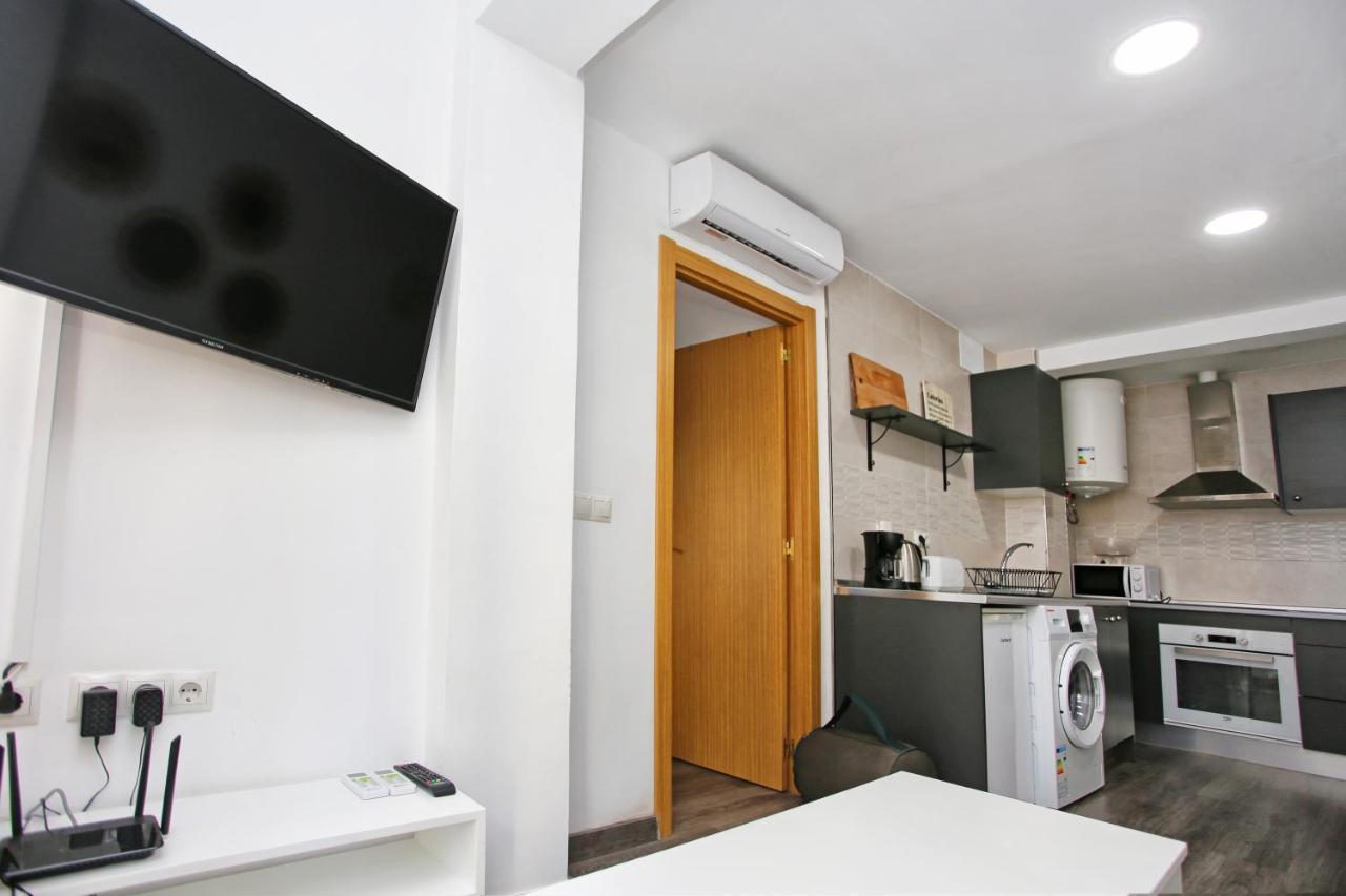 Apartamento En Calle Mendoza - Zona Huelin & 300 Mts De La Playa Appartamento Málaga Esterno foto