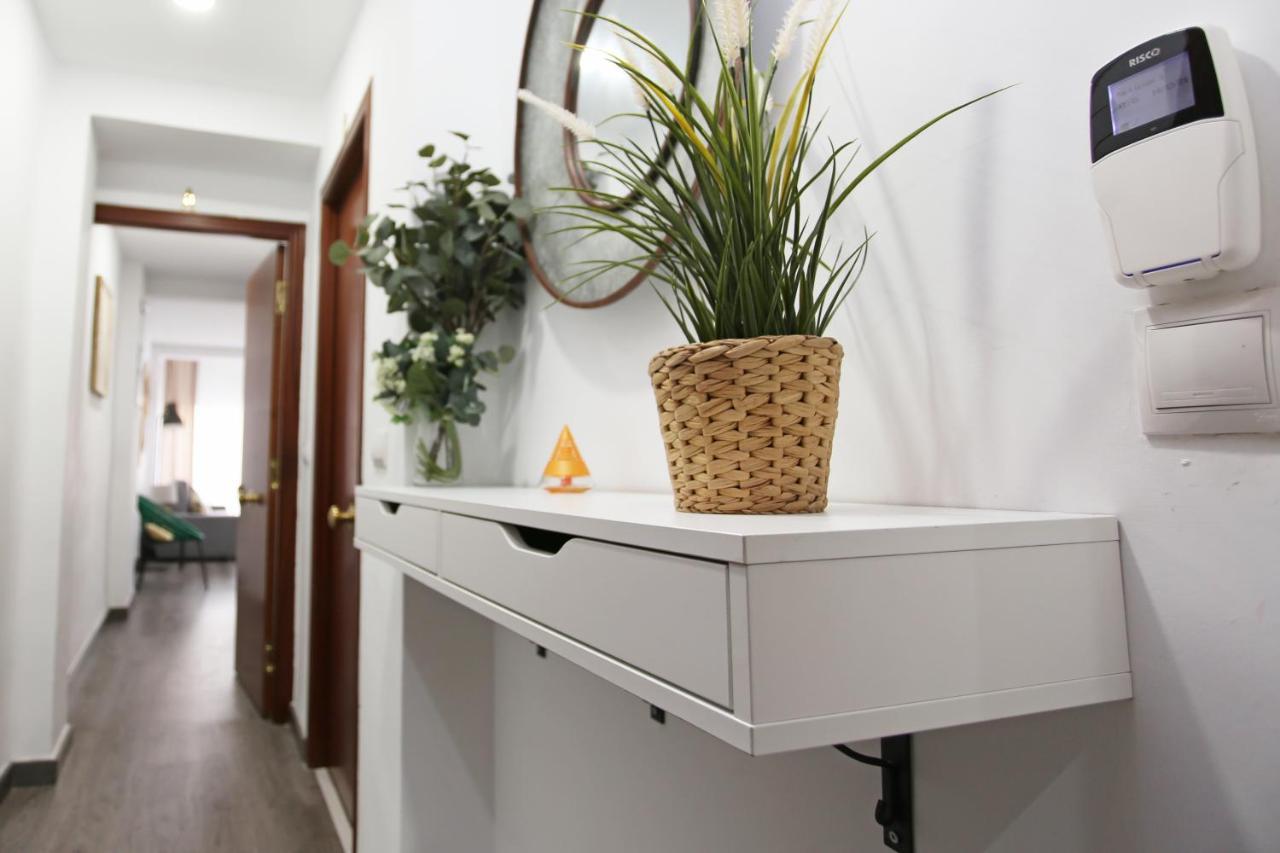 Apartamento En Calle Mendoza - Zona Huelin & 300 Mts De La Playa Appartamento Málaga Esterno foto