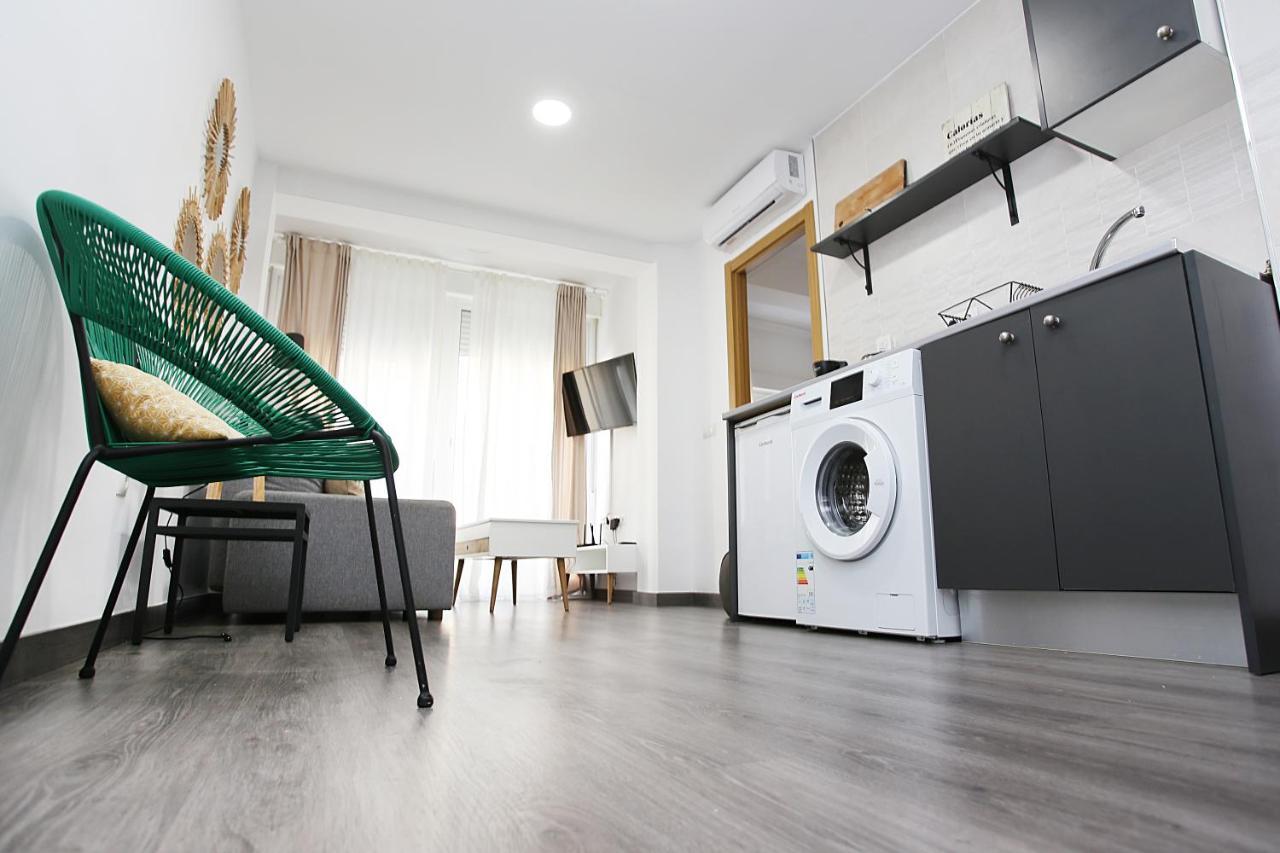 Apartamento En Calle Mendoza - Zona Huelin & 300 Mts De La Playa Appartamento Málaga Esterno foto