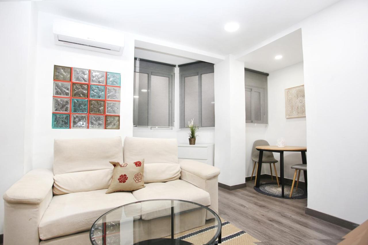 Apartamento En Calle Mendoza - Zona Huelin & 300 Mts De La Playa Appartamento Málaga Esterno foto